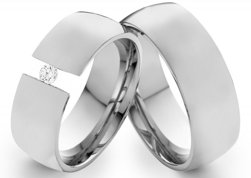 Edelstahlringe E053 mit Zirkonia und Gravur